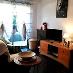 Cosy F1 Avec Grande Terrasse A 2 Pas Du Tramway Daire