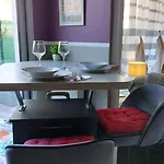 Cosy F1 Avec Grande Terrasse A 2 Pas Du Tramway *