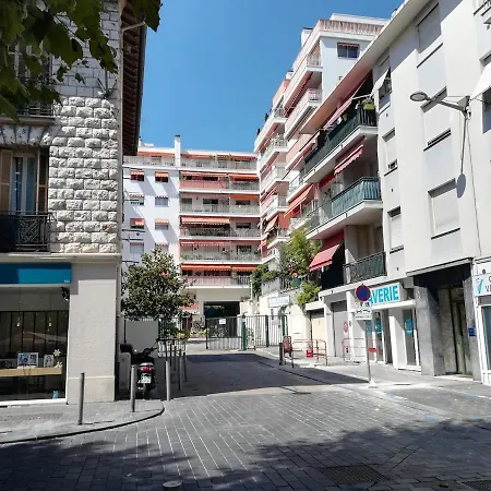 Cosy F1 Avec Grande Terrasse A 2 Pas Du Tramway Nizza